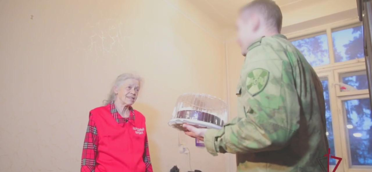 71-летняя хабаровчанка помогает раненым на Донбассе