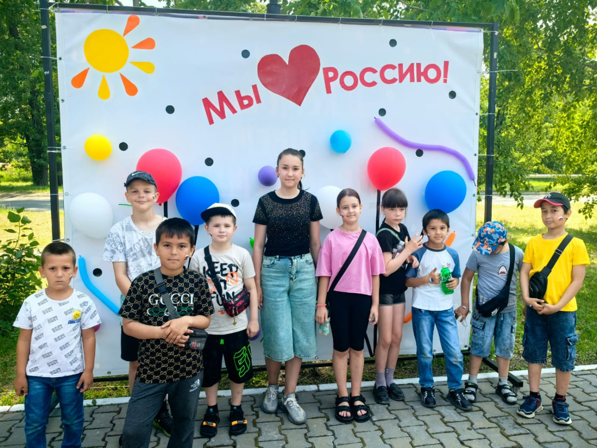 Через праздник — к дружбе: уникальный опыт «Школы дружелюбия» в Хабаровске