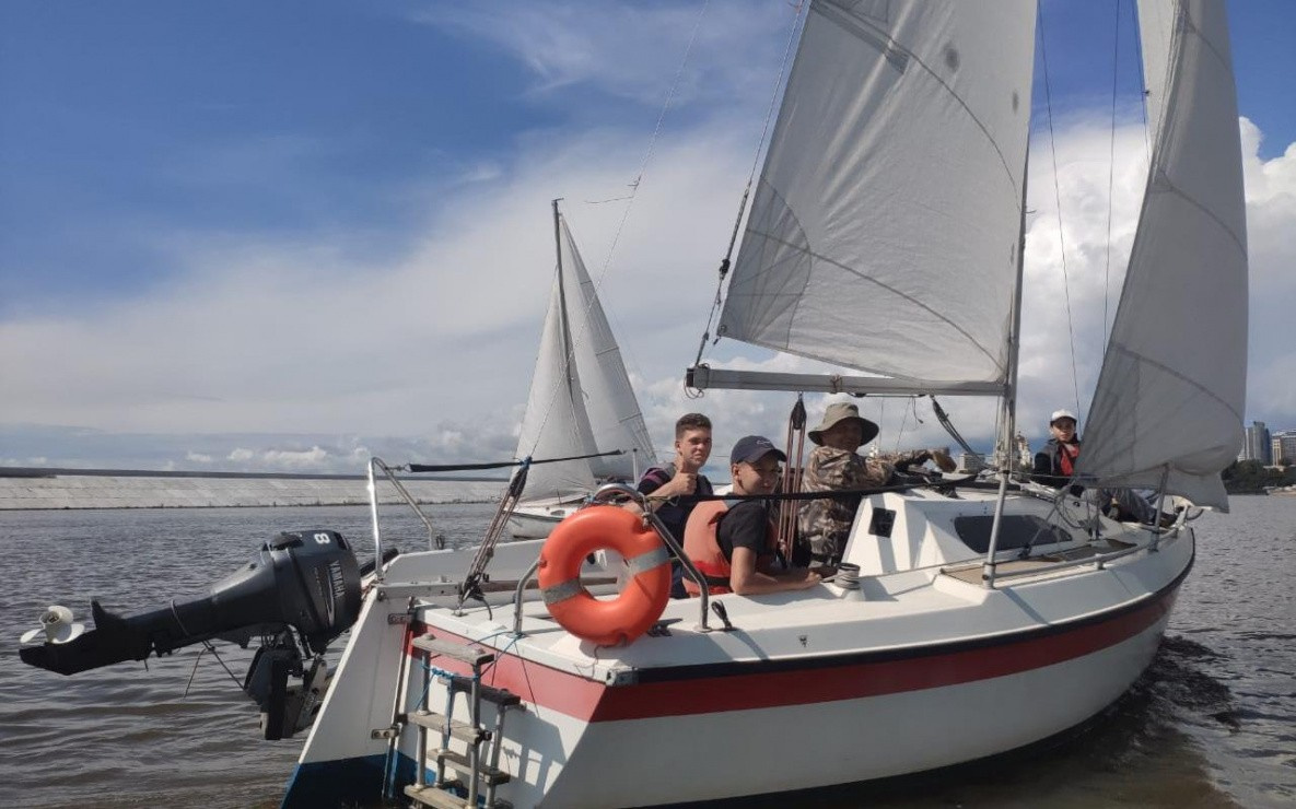 В Хабаровске детей научат управлять яхтами на Амуре 