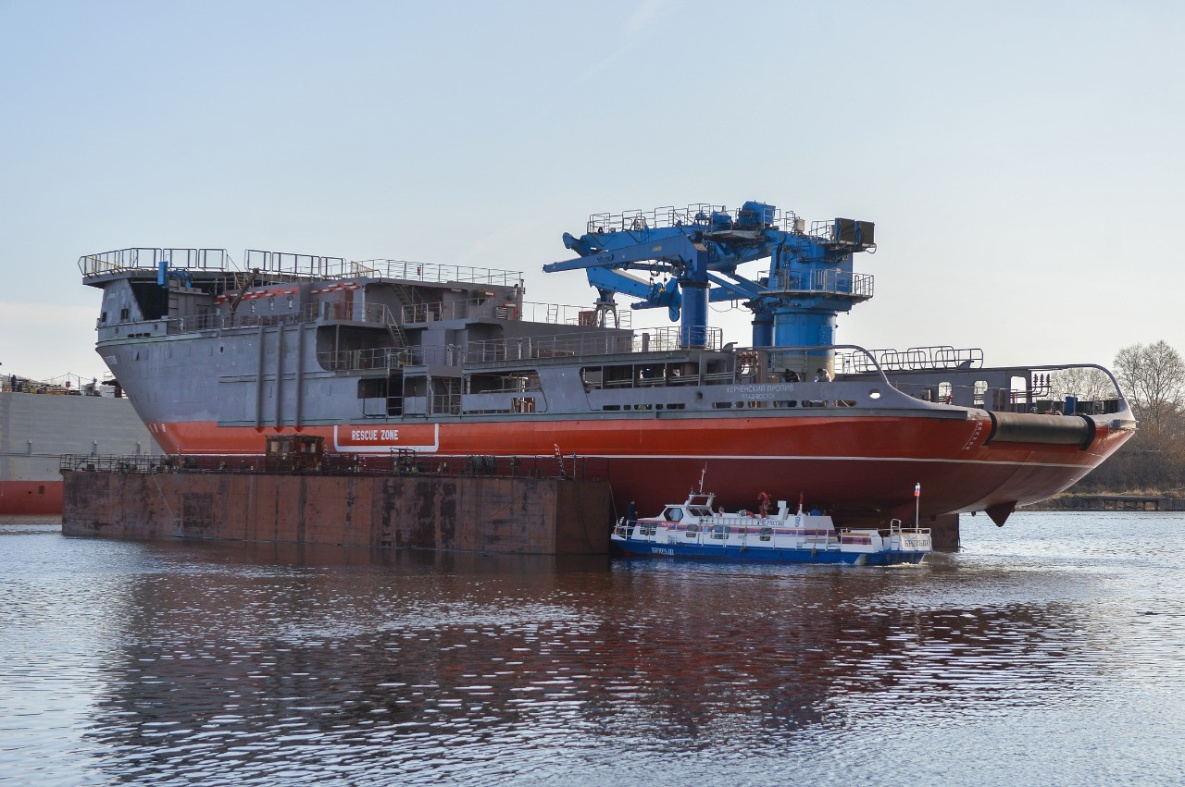 Завод в Комсомольске-на-Амуре спустил на воду сразу два новых судна