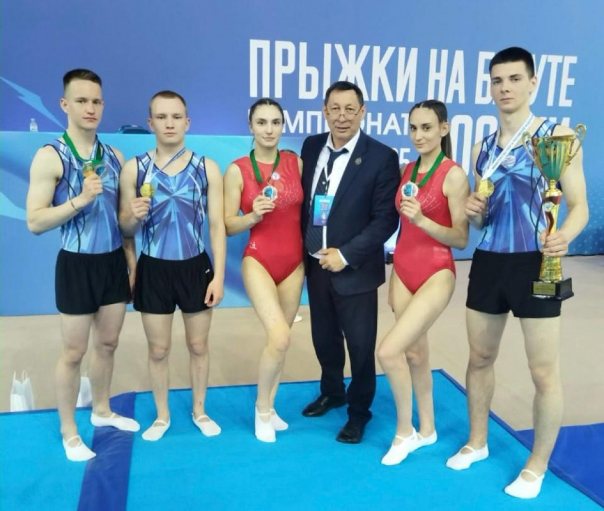 Хабаровские батутисты привезли семь медалей со всероссийских соревнований