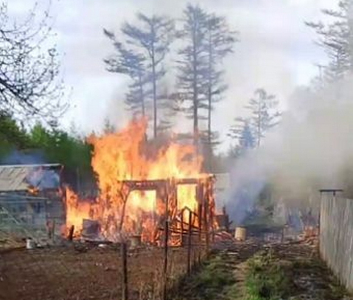 Пенсионер в Хабаровском крае сжёг свою дачу и два дома соседей