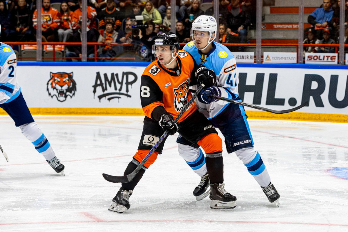 Хабаровский «Амур» уступил «Сибири» в серии буллитов на домашнем льду