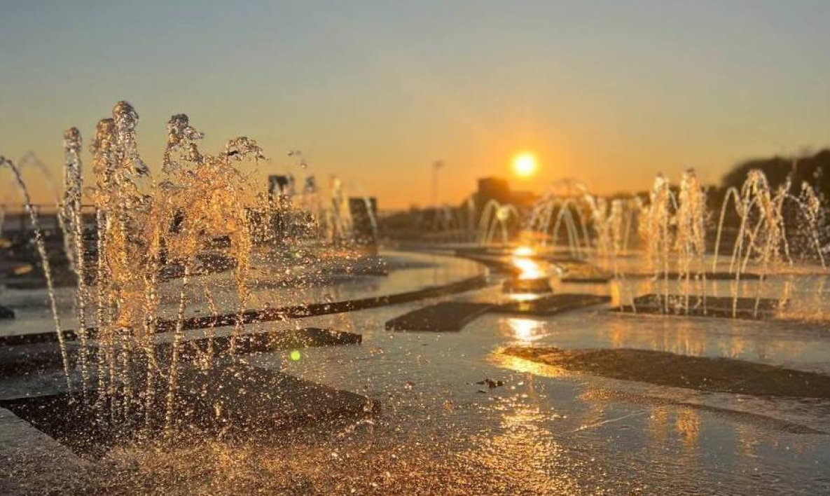 В Комсомольске-на-Амуре опробовали новый пешеходный фонтан
