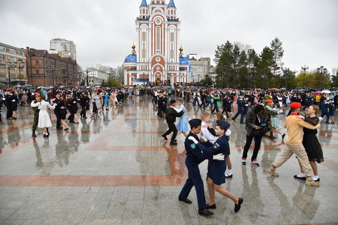 «Майский вальс» в Хабаровске собрал рекордное число участников