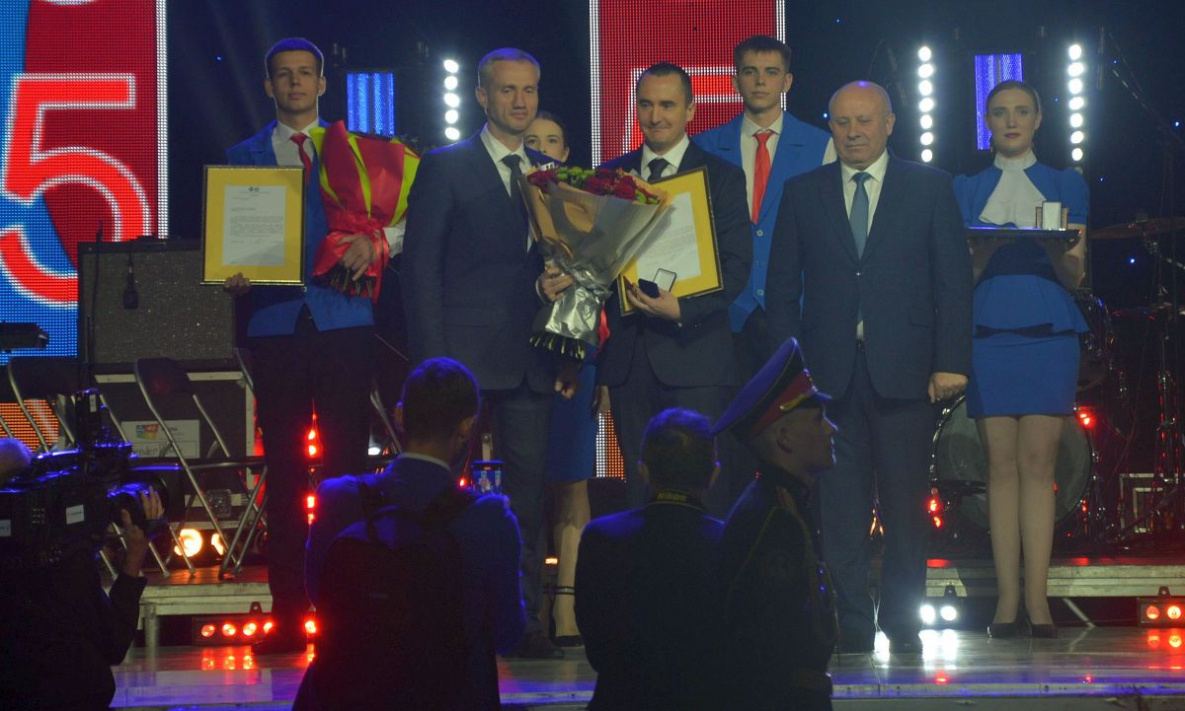Мэр Хабаровска Сергей Кравчук наградил новых почётных граждан города