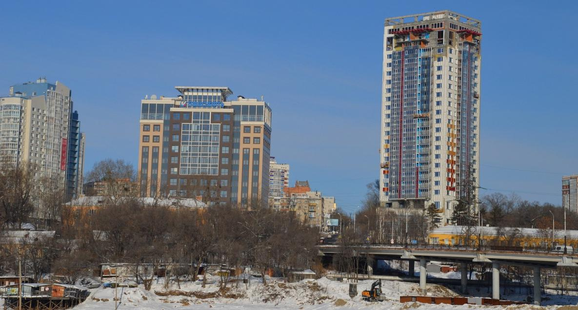 Хабаровск назвали единственным городом России с дешевеющим жильём