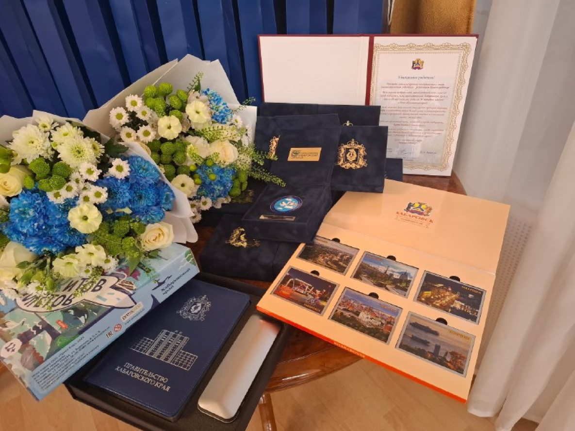 Рождённым в День Хабаровского края детям вручили памятные медали