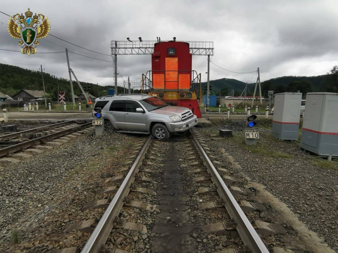 Локомотив столкнулся с автомобилем в Хабаровском крае
