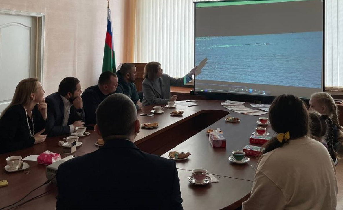 Росприроднадзор наградил спасителей гренландского кита в Хабаровском крае