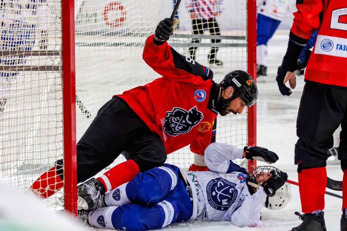 «СКА-Нефтяник» с разгромным счётом 15:3 переиграл «Сибсельмаш»