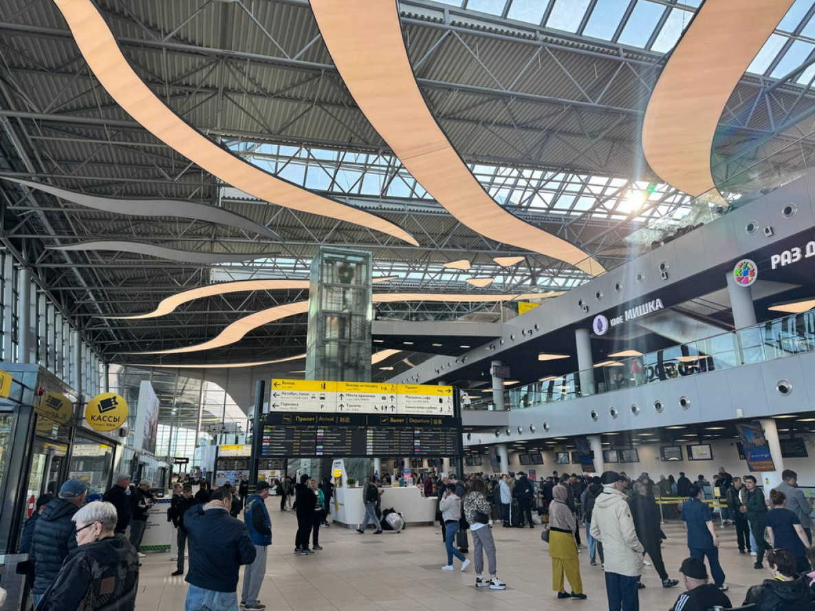 Самолёт из Иркутска сел в Хабаровске из-за аварии в аэропорту Якутска