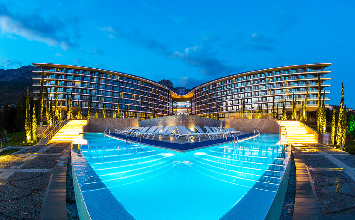 Курорты Сбера получили самую престижную премию планеты для отельеров