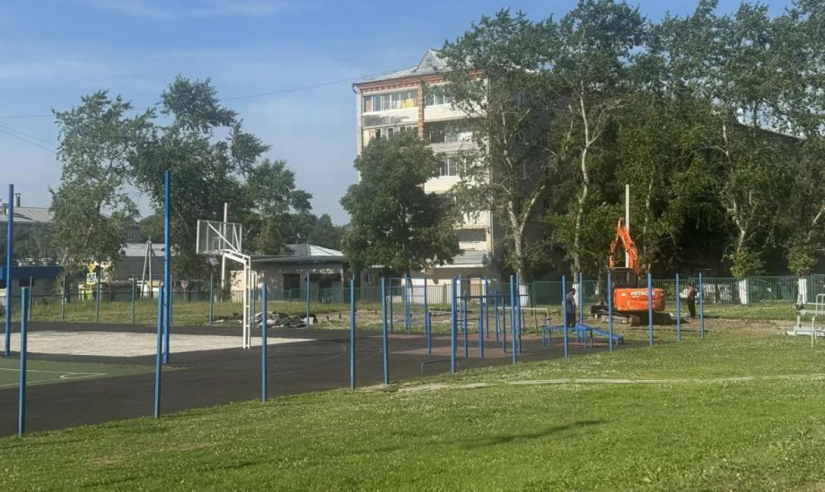 Умную площадку к 1 сентября смонтируют возле школы  в Николаевске-на-Амуре
