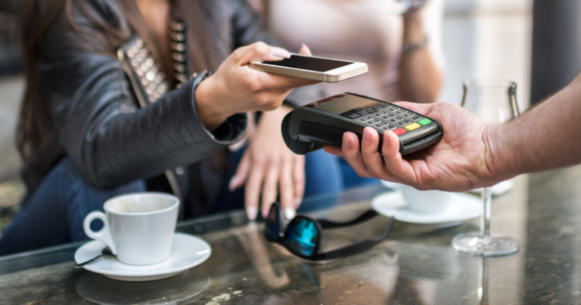 СберБанк подключил карты «Мир» к Apple Pay