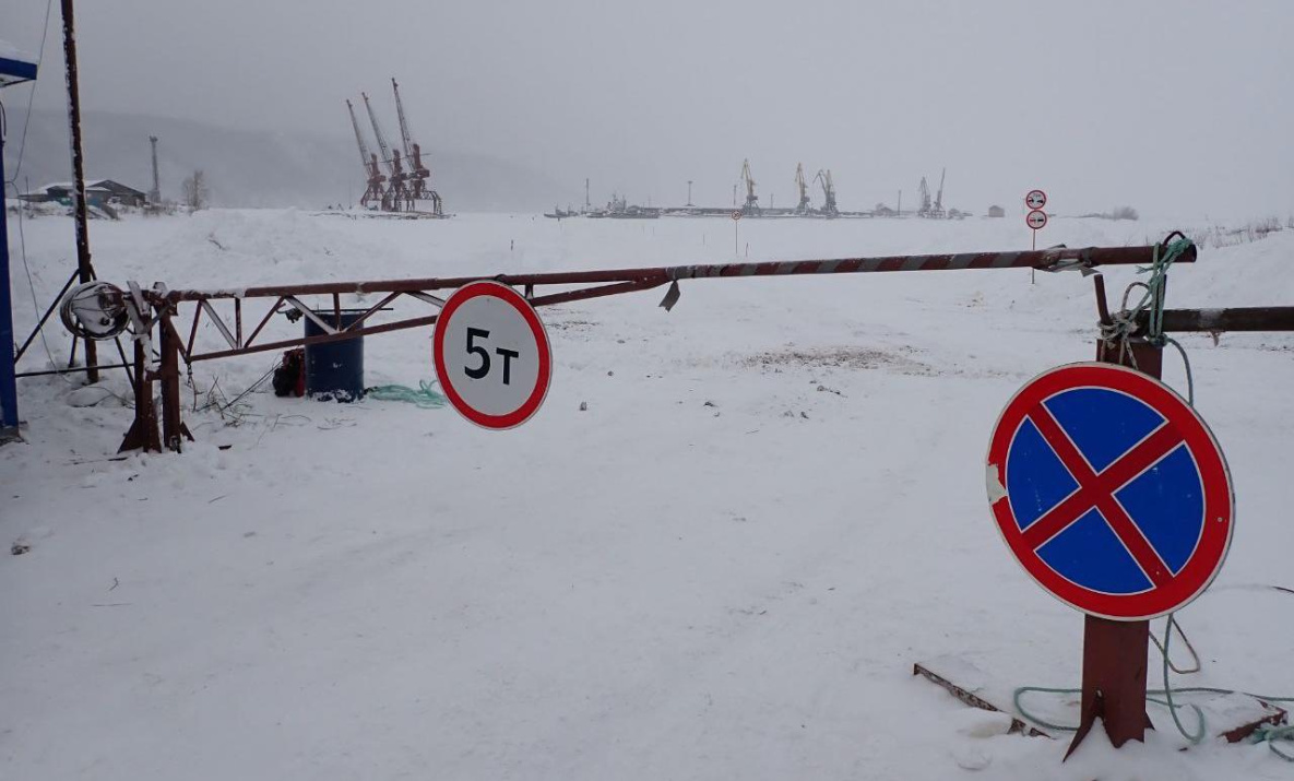 В Николаевске заработала ледовая переправа через Амур
