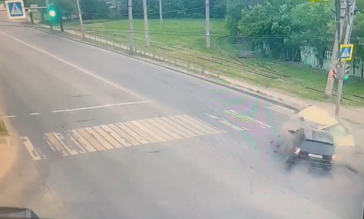 Начинающий водитель погиб в ДТП на ул. Большой в Хабаровске