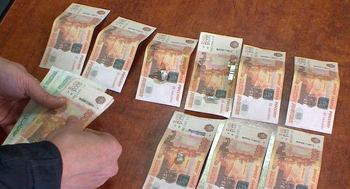 Сотрудник МВД два дня искала в Хабаровске владельца денег из банкомата