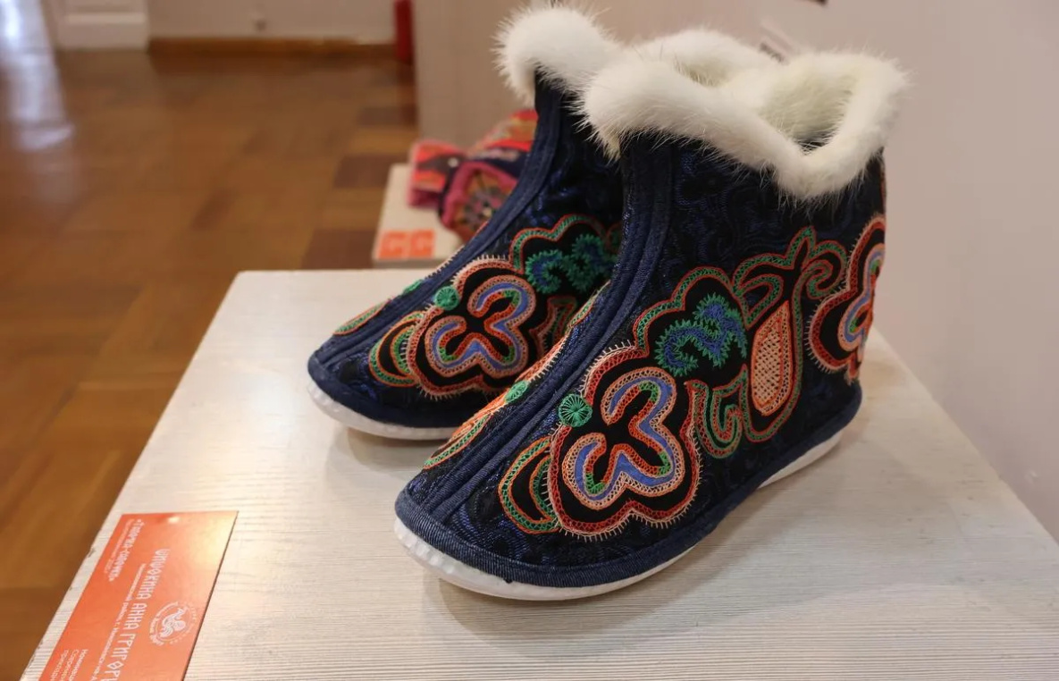 Творчество мастеров КМНС представили в Художественном музее Хабаровска