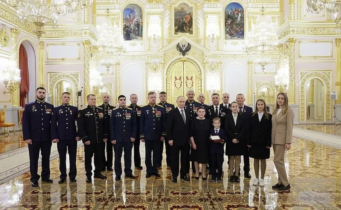 Президент России вручил медали «Золотая Звезда» трём дальневосточникам