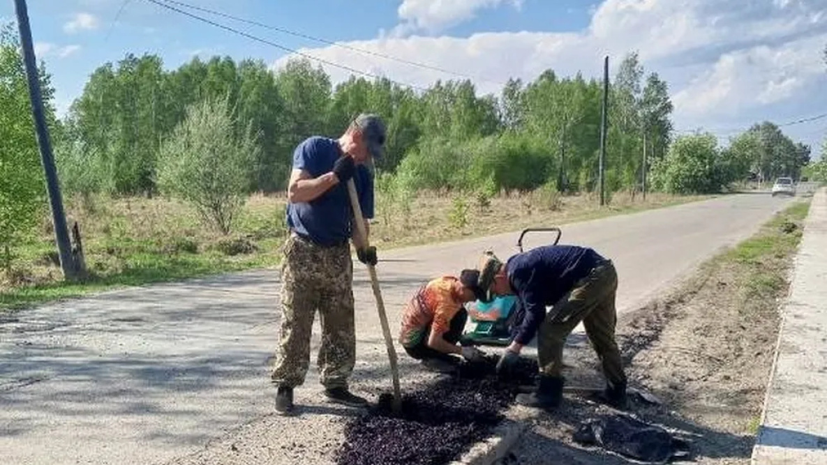 Дороги района имени Полины Осипенко приводят в порядок по нацпроекту