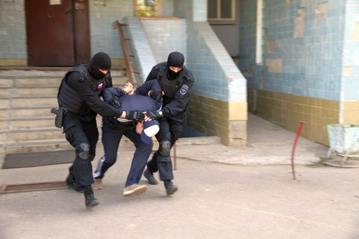 Хабаровчан приговорили к 9 годам колонии за перевод денег террористам