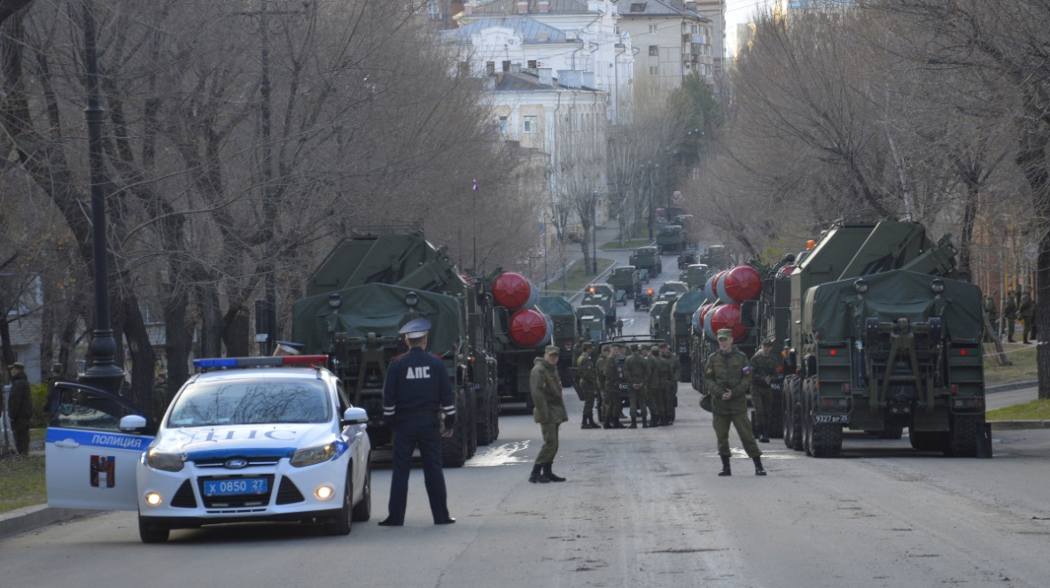 Дороги в центре Хабаровска перекроют для репетиций парада Победы