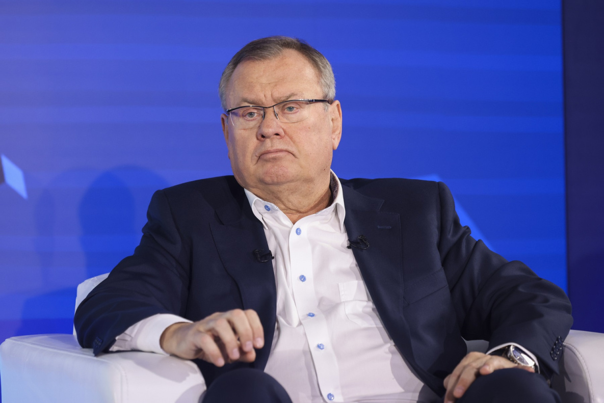 Глава ВТБ дал совет, куда вложить один миллион рублей   