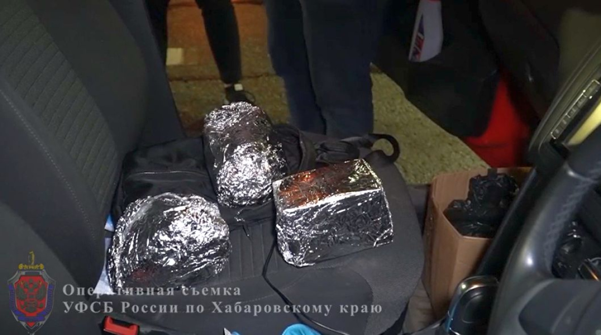 ФСБ в Хабаровске изъяла особо крупную партию мефедрона и гашиша