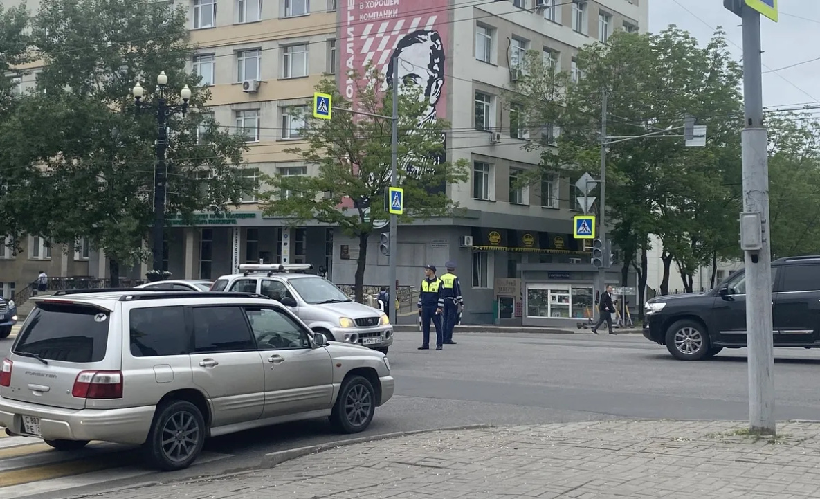 Модернизацию светофоров в центре Хабаровска завершат в ближайшее время