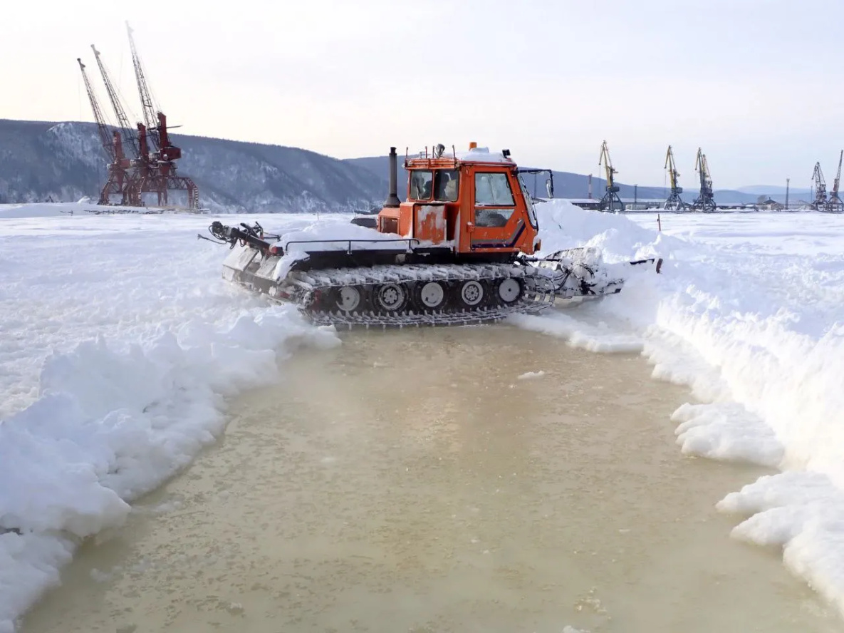 Ледовая переправа у Николаевска-на-Амуре временно закрыта 