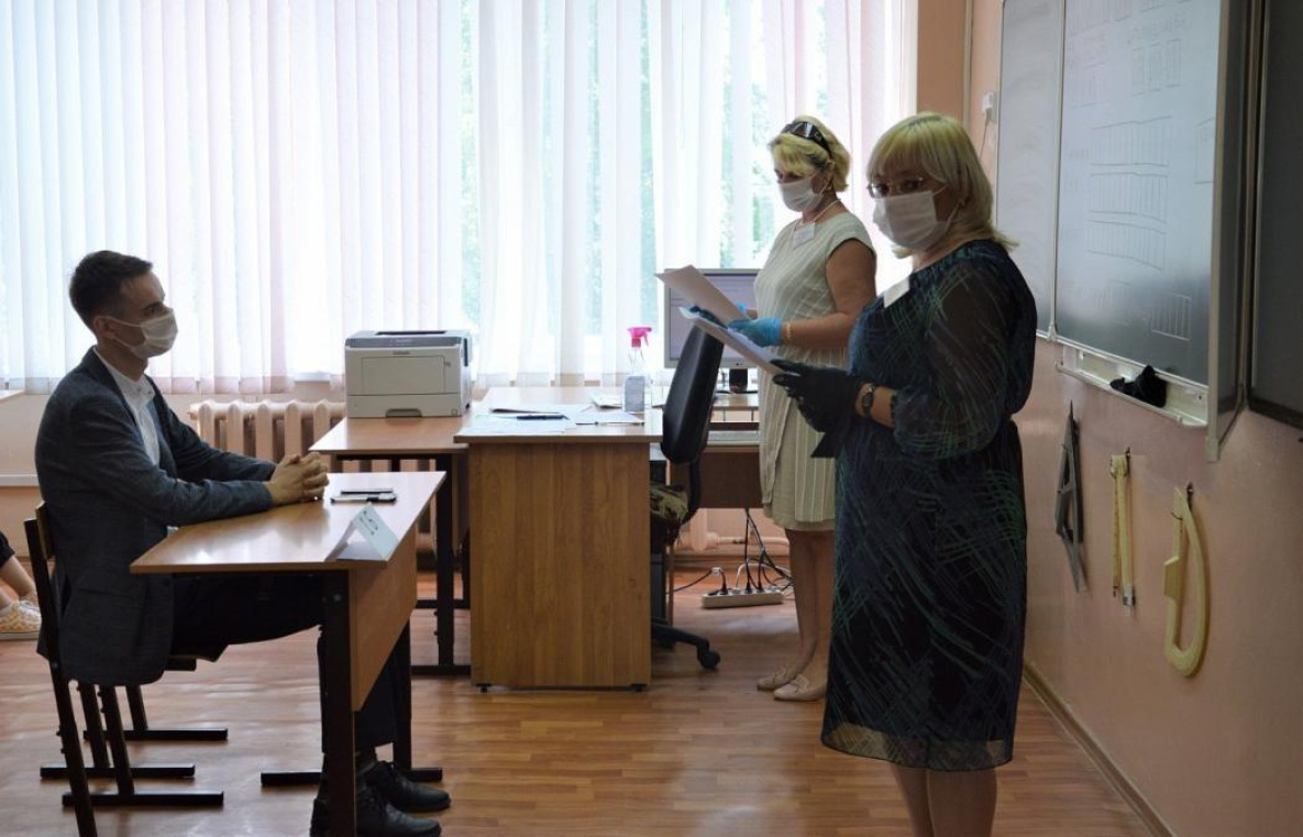 Родители хабаровских школьников сдадут ЕГЭ по русскому языку