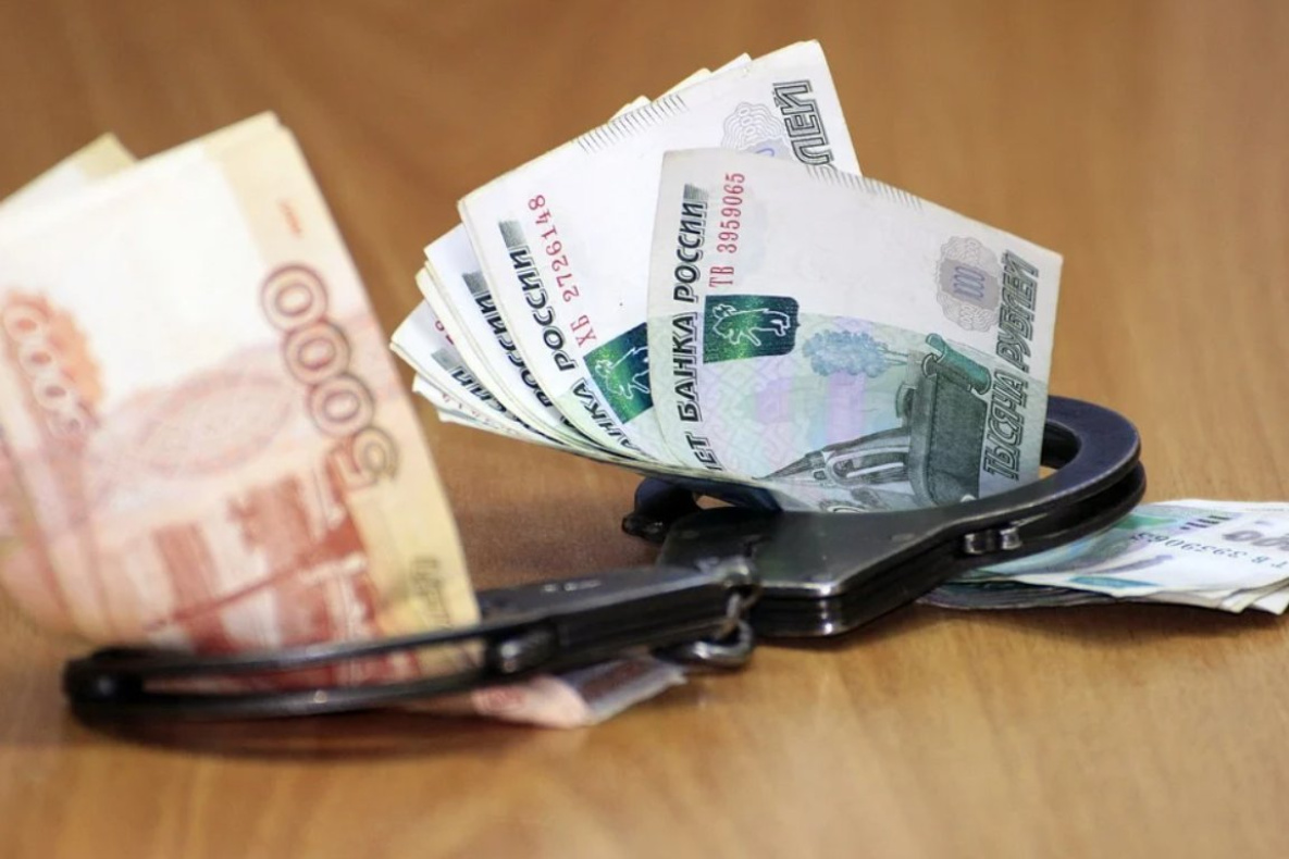 Телефонный мошенник перевёл деньги жительнице Хабаровского края