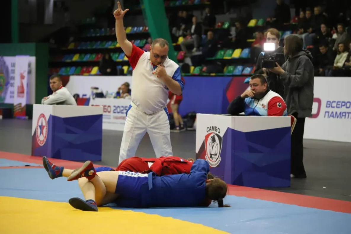 Всероссийский турнир по самбо собрал в Хабаровске более 200 спортсменов