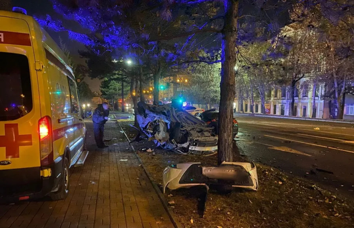 Три человека погибли в аварии со спорткаром Audi A5 в Хабаровске