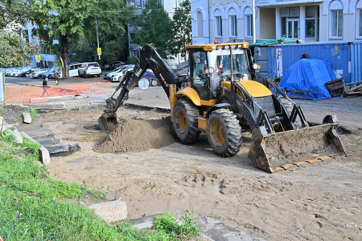 Ремонт тепломагистрали ТМ-25 в Хабаровске пообещали завершить за 10 дней