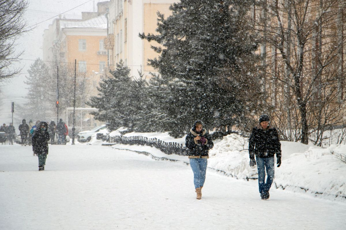 Первый день весны Хабаровск отметил снегопадом