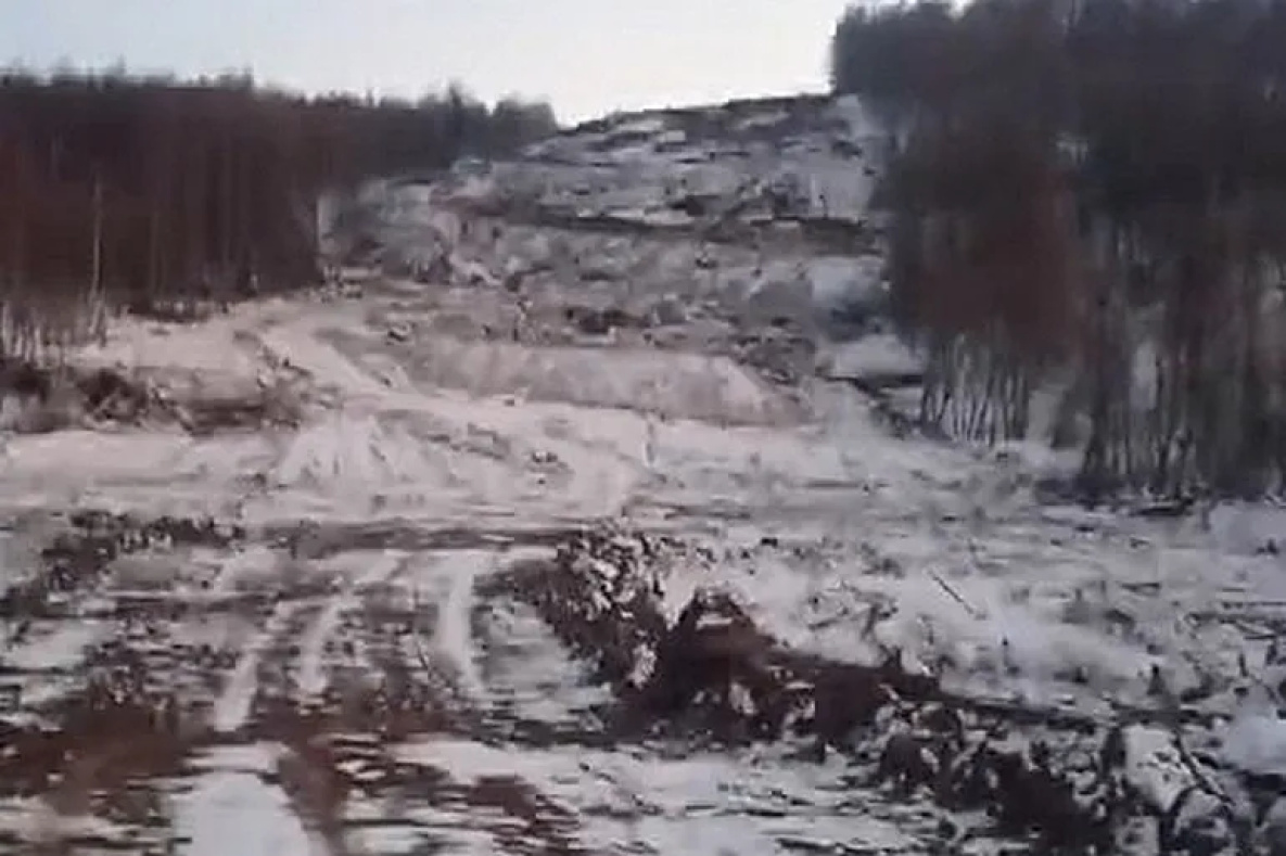 В Хабаровском крае нерестовую реку перегородили дорогой