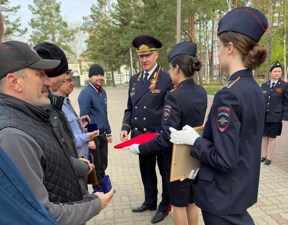 Ретроавтомобили МВД из Комсомольска проехали по улицам Хабаровска |  05.05.2023 | Хабаровск - БезФормата