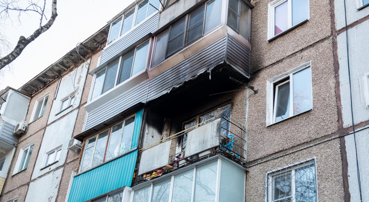 Обнародованы кадры, как в Хабаровске полиция спасла мальчика из огня