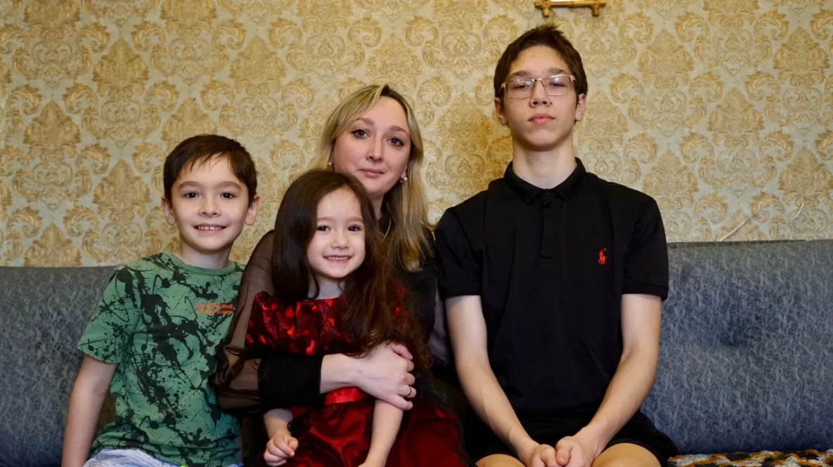 Многодетная семья из Хабаровского района поделилась секретами крепких отношений