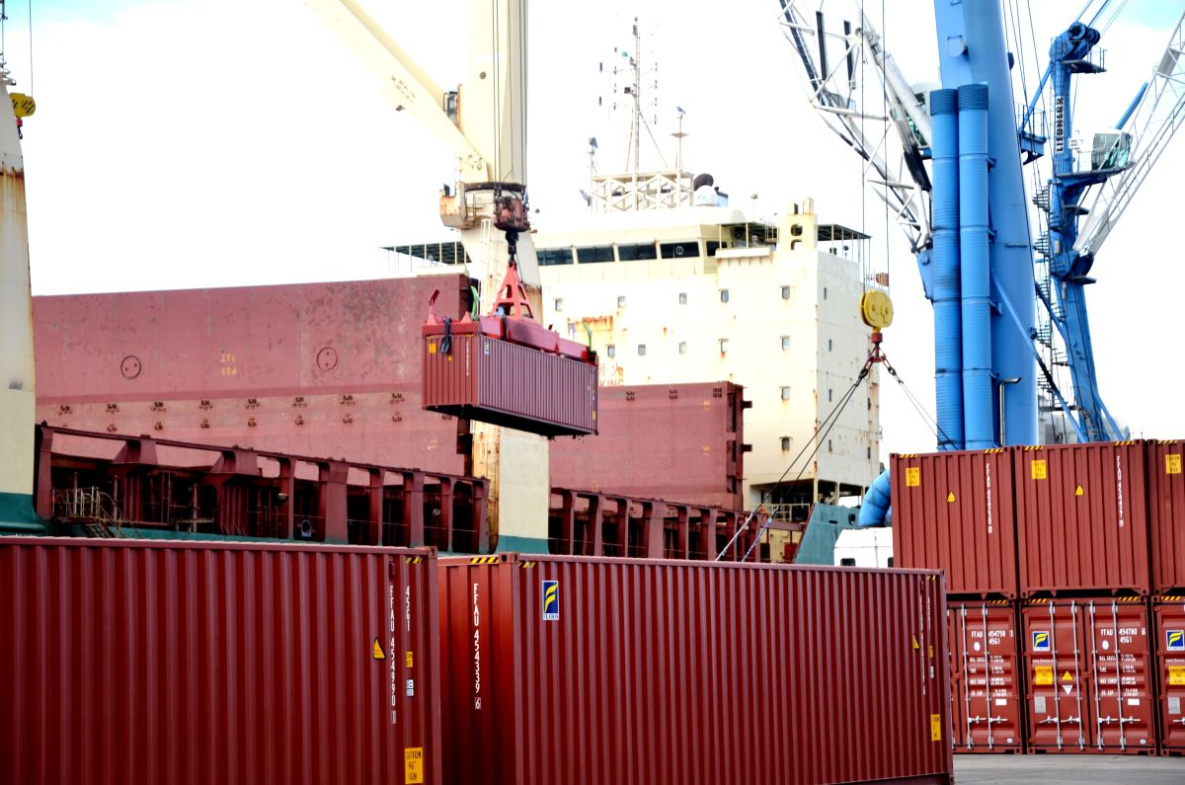 Ванинский порт развивает контейнерные перевозки