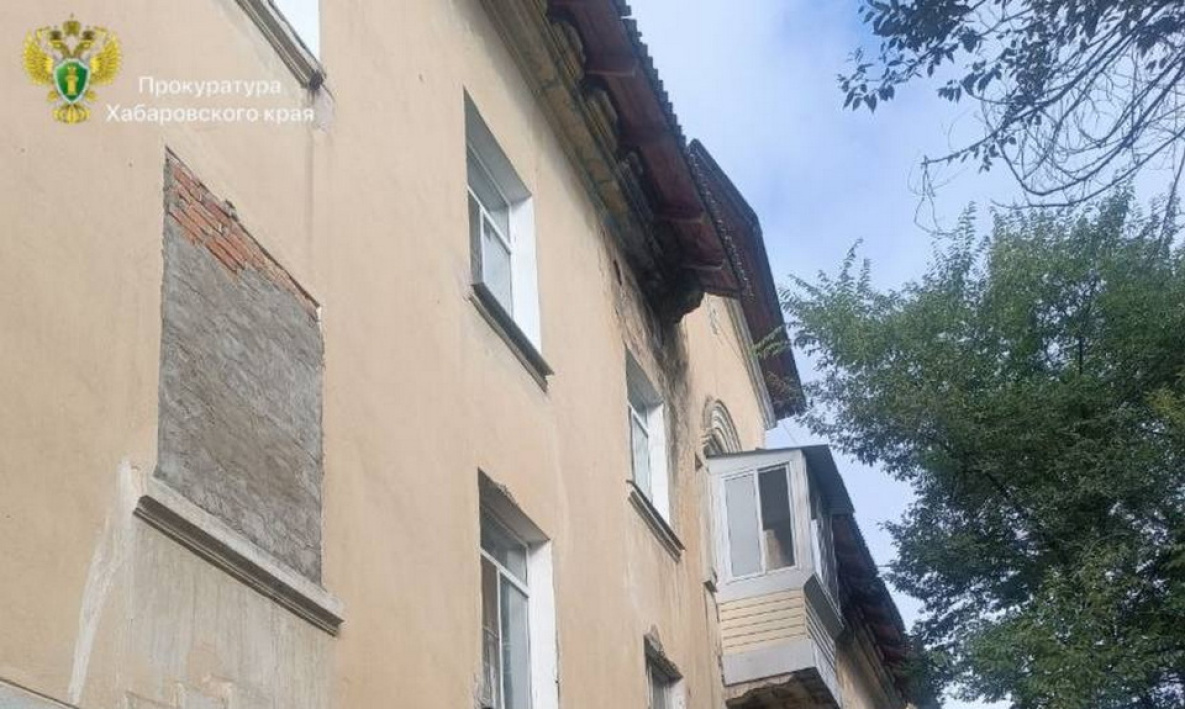 Замдиректора УК будут судить за падение сосульки на хабаровчанку