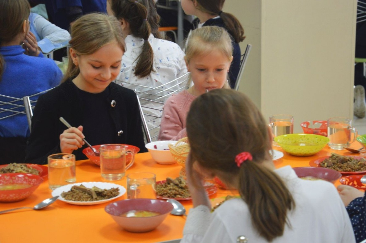 В Хабаровском крае запустили «горячую линию» по питанию школьников