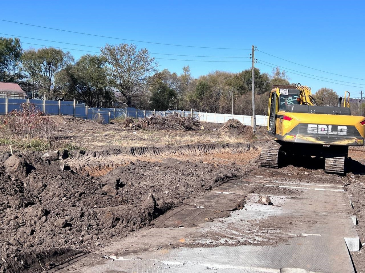Первый десятиэтажный дом начали возводить в Бикине