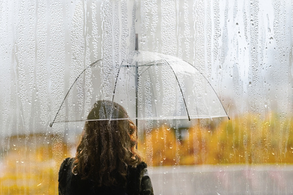 Девушка под дождем. Девушка дождь. Осень дождь девушка. Девочка и дождик.