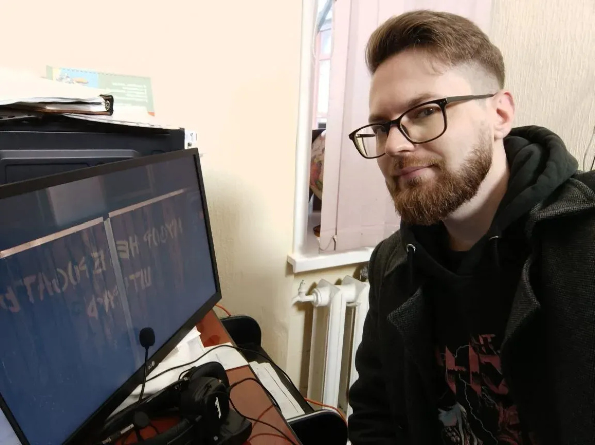 Хабаровчанин помогает незрячим зрителям «увидеть» спектакль