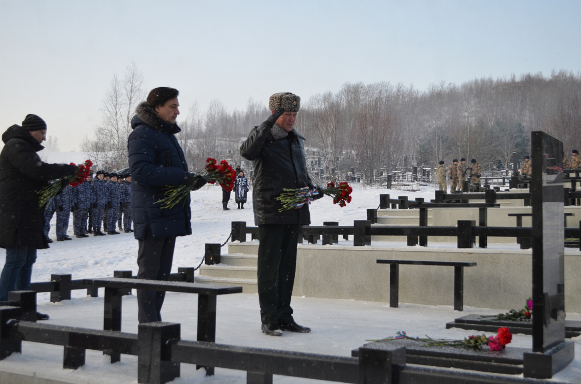 Мемориал памяти бойцам ОМОН «Ураган» открыли в Комсомольске-на-Амуре