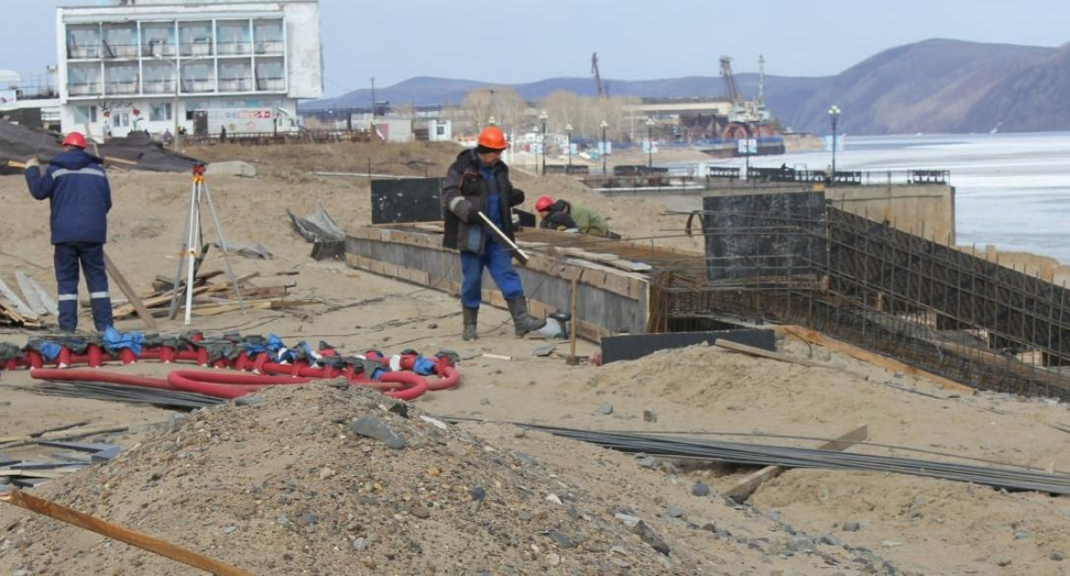 В Комсомольске не намерены расторгать контракт со строителями набережной