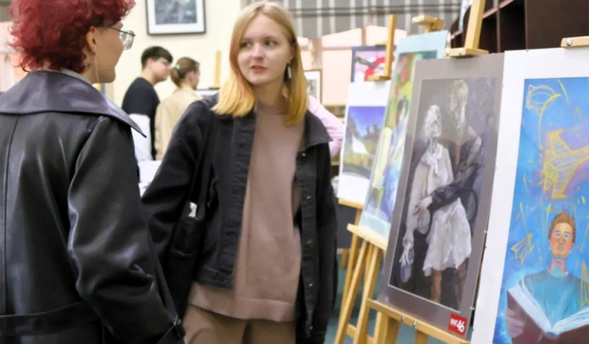 Владельцы «Пушкинской карты» смогут провести родителей в музей со скидкой